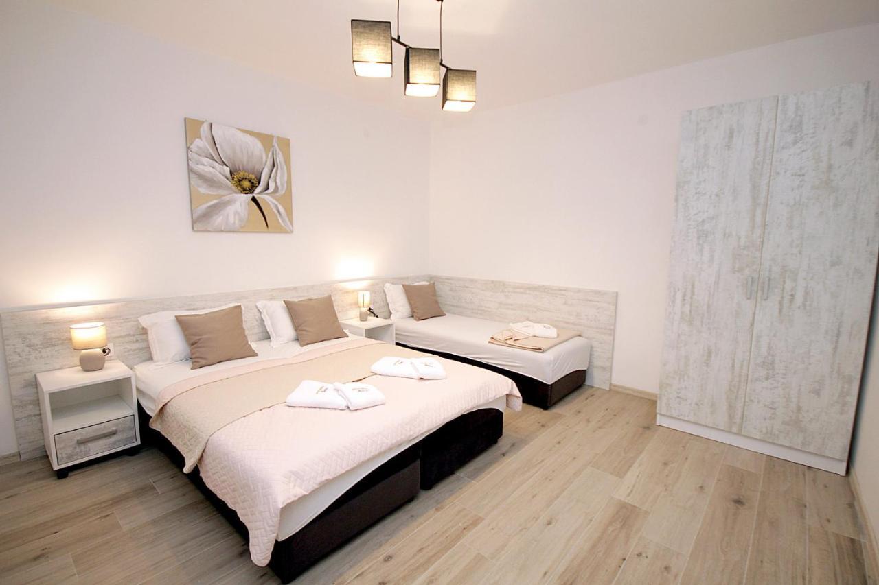 Apartments Saric Bar Exterior photo