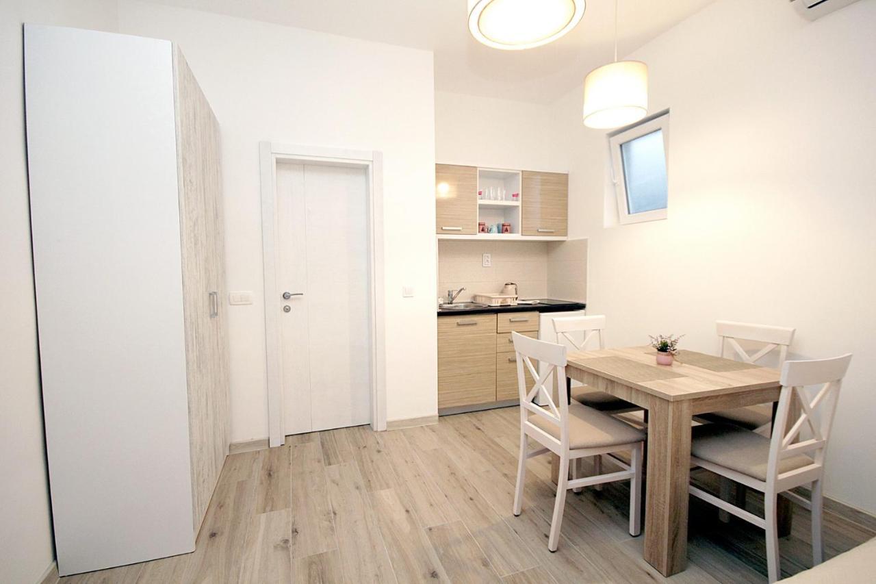Apartments Saric Bar Exterior photo